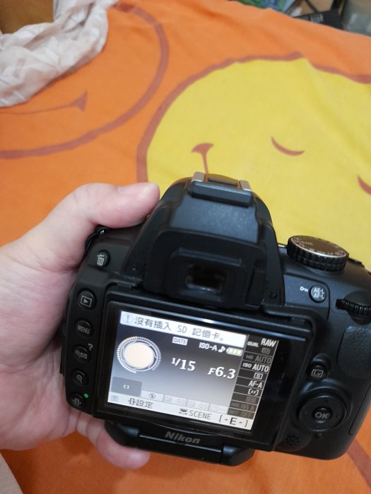 朋友託售nikon d5000單眼相機  充電器不知道放哪裡沒別的配備+三洋攝影機+Panasonic/DMC-GF2照相機沒電池9000元出售永和面交