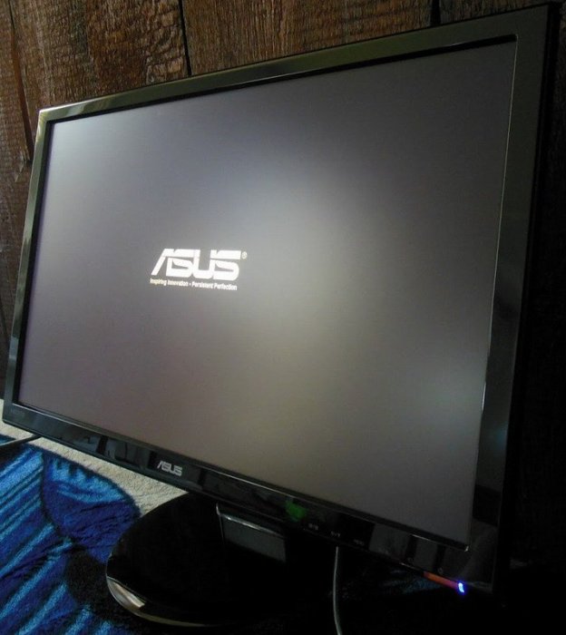 華碩 ASUS VH238T 23吋 Full HD 液晶螢幕〈D-Sub/DVI-D雙輸入、內建喇叭〉外觀美、中古良