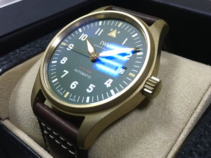 【玩錶交流】全新品 IWC 萬國錶 噴火戰機飛行員 IW326802 青銅錶 2024/3月