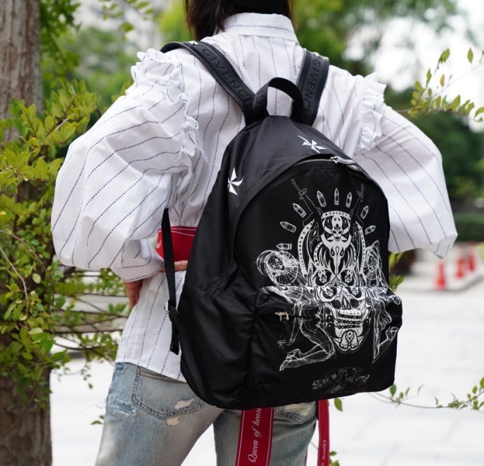 Givenchy 紀梵希 BJ05760353 Backpack 骷髏頭圖案 羊皮配超纖 後背包 黑