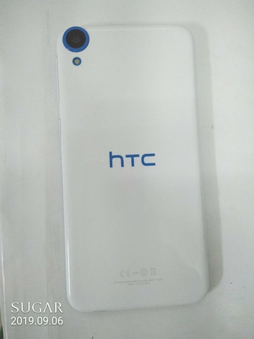 HTC Desire 820 
D820g 5.5吋 光學防手震 八核心智慧型手機 
二手 外觀9成5新 白色手機 使用功能正常 手機整體無傷
剛換原廠新電池