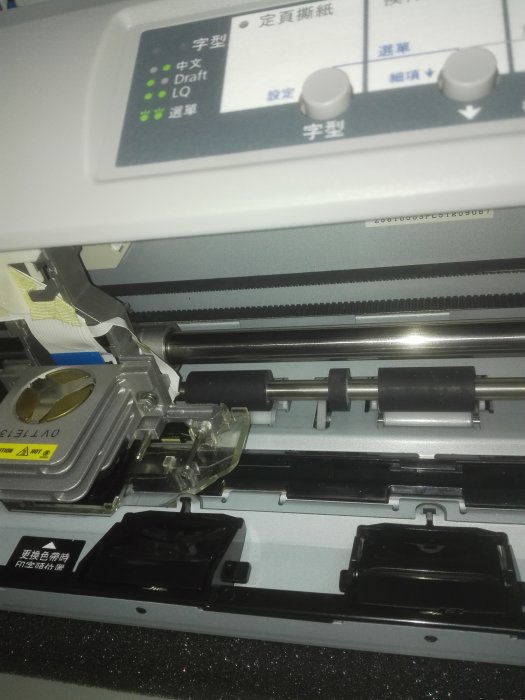 EPSON LQ-690C中古點陣式印表機 內外部很新(全新針頭無缺針，附全新導紙板，全新色帶，保固三個月)數量有限