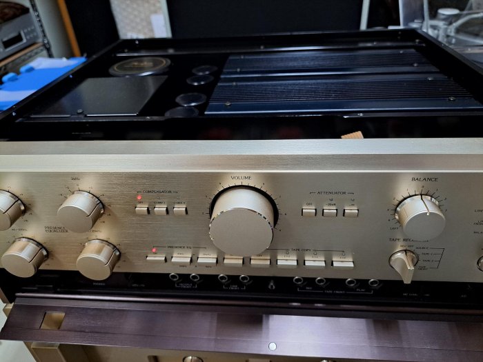 Accuphase c200v 功能最齊全的經典前級 RCA/平衡輸入/出 內建高級唱放不論cd/黑膠/數位訊源的平衡輸出皆適宜