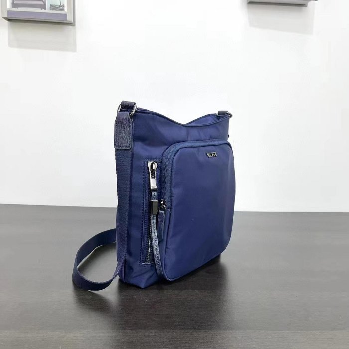 鑫森凱莉代購 TUMI  Tvler Crossbody 196616 藍色 斜背包 限量 預購