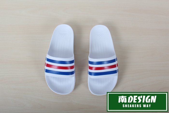 南 2021 7月 ADIDAS DURAMO SLIDE 運動拖鞋 白藍紅 一體成型 男女鞋 愛迪達 U43664