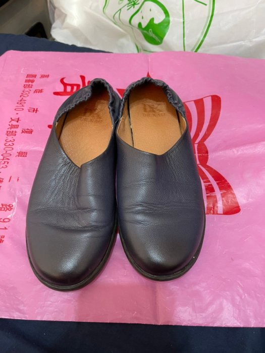 「 二手鞋 」 DR.KAO 女版皮革休閒鞋 37號（深藍）鐵3-6