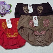 曼黛瑪璉【F8274-1】繡花內褲~M,L~深紫,可可,紅色~絲質褲