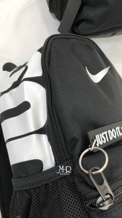 [MR.CH]NIKE JDI MINI 黑 白LOGO 兒童 雙肩 可愛後背包 書包 BA5559-013