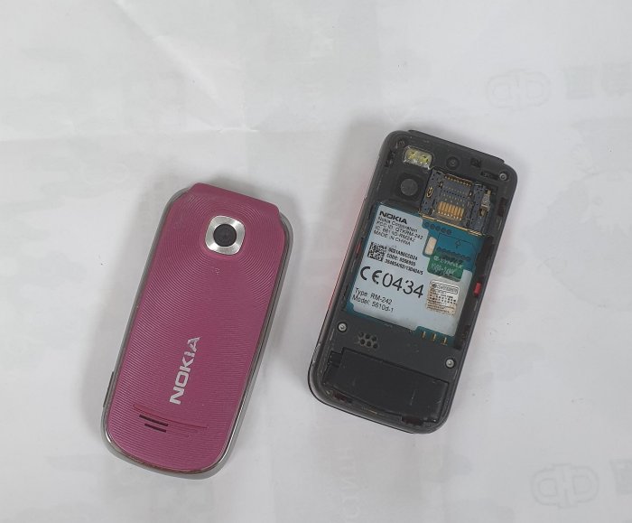 NOKIA  5610d  7230  共2隻 當 拍戲道具 殺肉機  零件機  擺飾品  拍戲道具