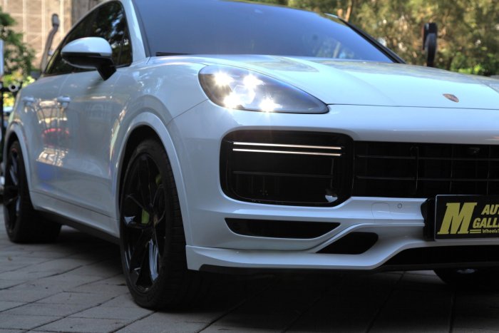 PORSCHE CAYENNE 蛙王綠色 PCCB~PDLS Plus~原廠Turbo車頭~正廠Techart 前後下巴