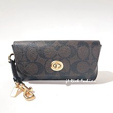 就愛精品店❤️   COACH 深咖啡色PVC材質太陽眼鏡/眼鏡收納包 #73639