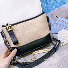 二手旗艦 CHANEL Gabrielle Hobo 20CM 米色拼接黑色牛皮 流浪包 小款(中友店)12805