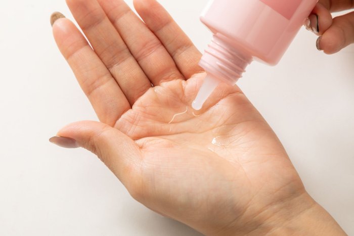 日本製 頭皮護理 抑制臭味 促進生長 修護 精華液 現貨供應