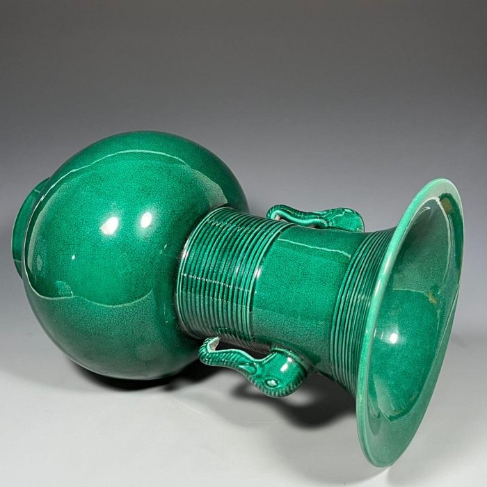 清康熙孔雀綠釉象鼻耳瓶 高36.5厘米寬20.5厘米 288232