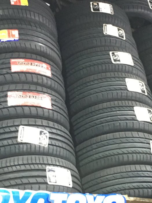 新胎當中古胎賣 TOYO DRB 215/45/17 只賣您2988元 (日本大品牌)