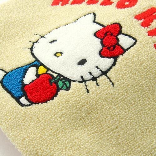 現貨 紅豆日本小鋪連線代購~日本進口 Hello Kitty 三麗鷗 凱蒂貓 刺繡 小包 化妝包 收納袋 收納包 粉色