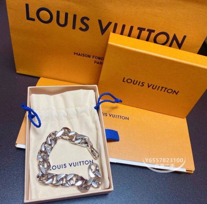 Shop Louis Vuitton MONOGRAM Lv chain links bracelet (M69989