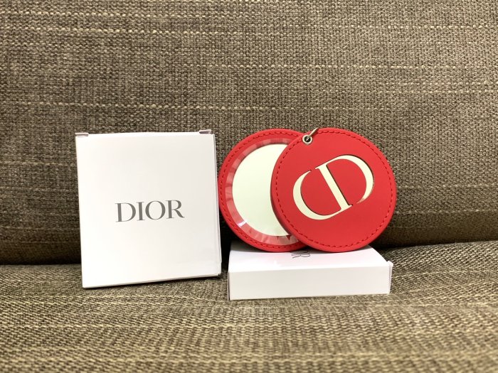 Dior( christian dior) 迪奧......專業時尚隨身鏡