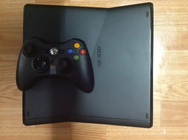 Xbox 360 4G 黑色新製程  （美國機）