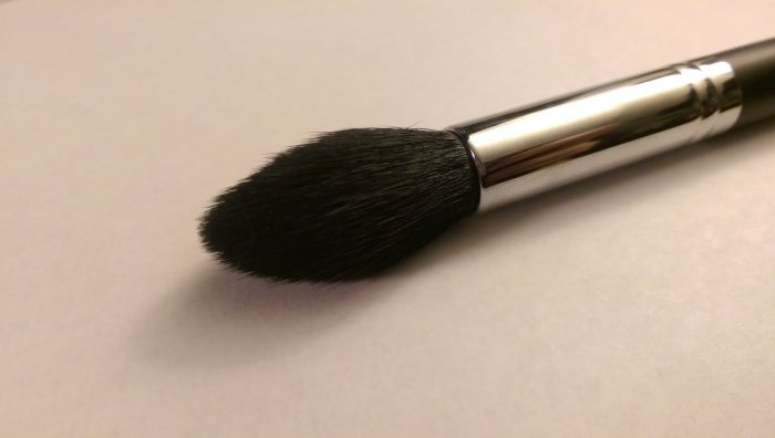 【愛來客 】美國Morphe M438 - POINTED CONTOUR 高光提亮刷 化妝刷 打亮刷