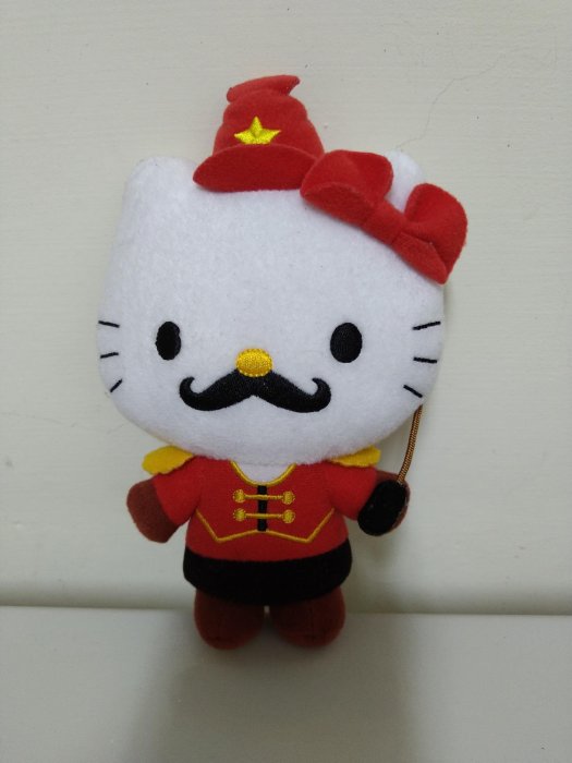 不懂行情隨便賣 絕版限量品 麥當勞限量 HELLO KITTY 麥麥幫馬戲團（馴獸師）可合併運費