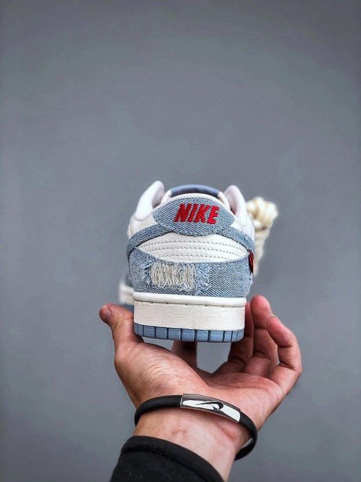 【阿明運動館】耐克 Nike SB Dunk Low x Levi‘s 牛仔破洞 李維