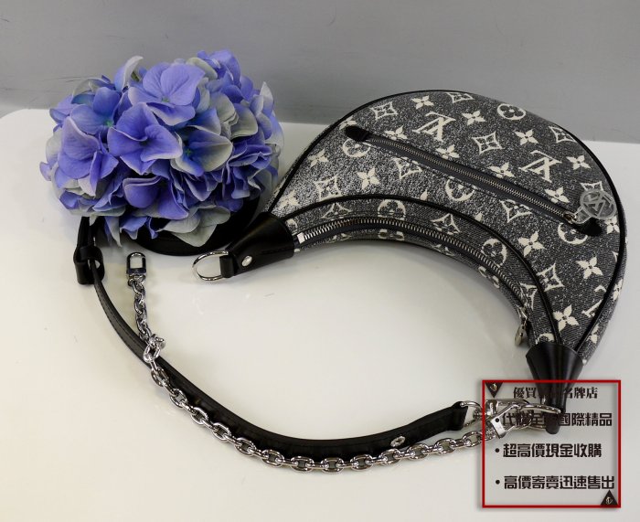 Replica Louis Vuitton Loop Bag In Grey Monogram Denim M21752