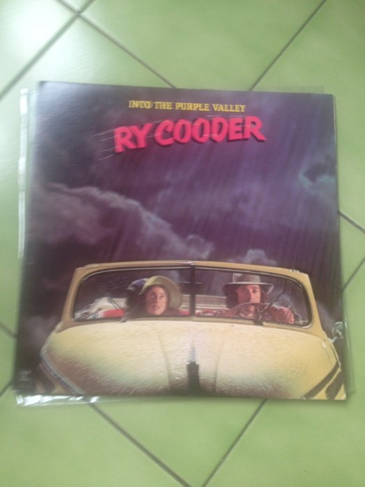 (下標即結標)(LP/黑膠唱片)(絕版)Ry Cooder-Into The Purple Valley(美國版)