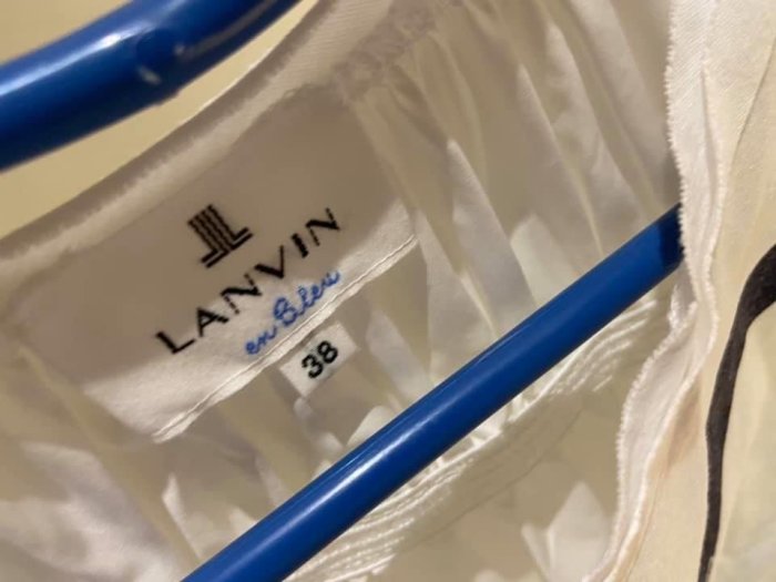 LAVIN en BLEU 浪凡Logo 造型上衣