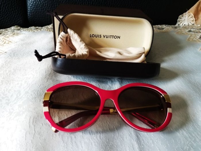真品LV LOUISVUITTON 紅色邊框太陽眼鏡 墨鏡