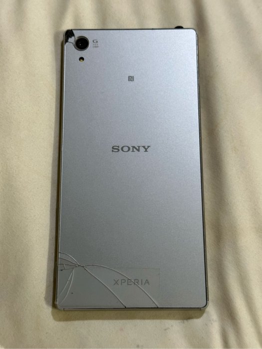 （限Lion In 下標！）SONY Xperia Z5 Premium (E6853) Z5P功能正常 可正常使用 因背該破裂 當零件機出售！