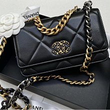 CHANEL AP0957 系列 CHANEL 19 WOC 鍊帶包 CHANEL 名牌手袋！黑