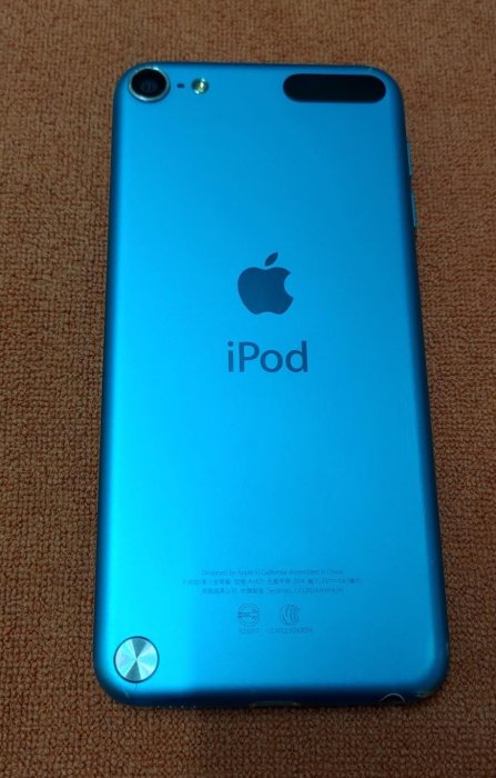 Apple 
ipod Touch 5代 
4吋儲存空間 32GB 
使用功能正常
二手外觀九成五新
背面藍色機身
角有使用痕跡