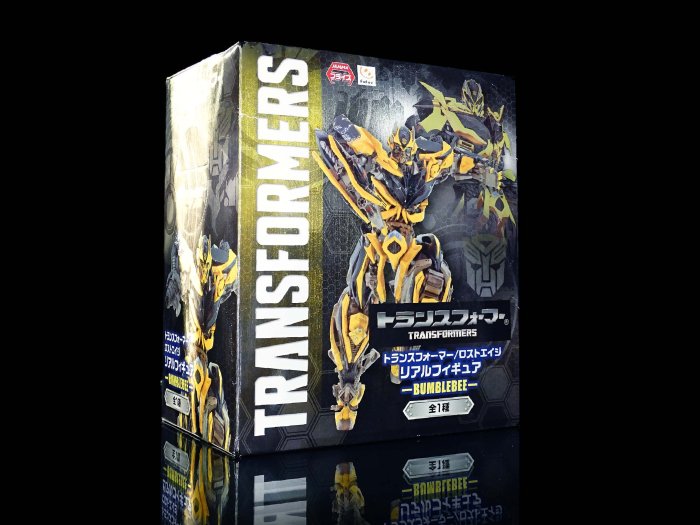 C-8 櫃 ： 2014年 BUMBLEBEE 大黃蜂 變形金剛 FURYU TRANSFORMERS　天貴