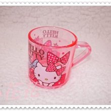 ♥小花花日本精品♥ Hello Kitty 日本製粉色無辜臉大蝴蝶結豐富圖握把塑膠水杯/漱口杯56780505