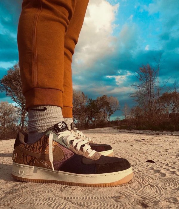 Travis scott x nike air sales force 1 low cactus jack