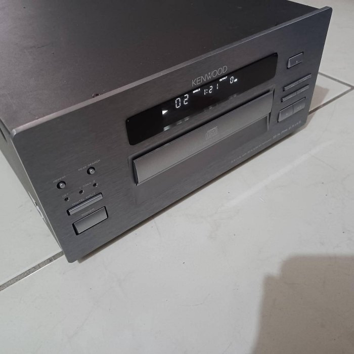 KENWOOD.DPF-7002...CD/PLAYER........PHILIPS/MARANTZ/SONY