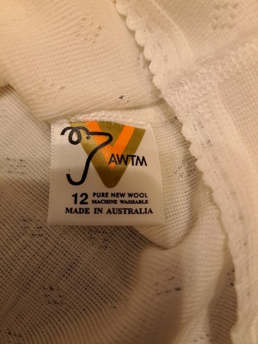 現貨 AWTM 澳洲製可水洗防縮100%美麗諾羊毛.6-14羊毛男女童衛生衣褲兒童比發熱衣Thermo Fleece可看