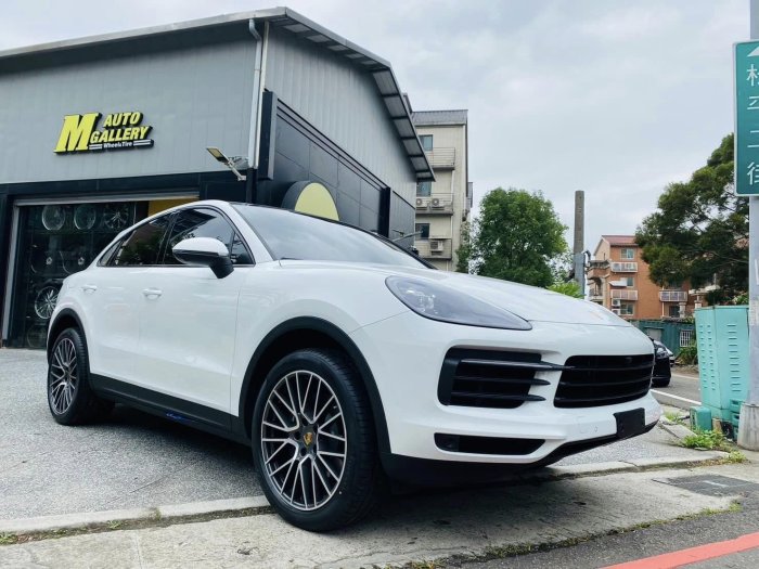 PORSCHE CAYENNE E3 COUPE 安裝21吋原廠RS Spyder鋁圈~另有TURBO DESIGN式樣