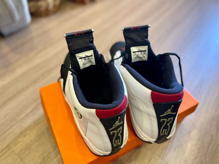 新春特價  Jordan 14 Retro Black Toe 2014（US11）保證正品 收藏家必備