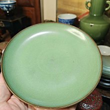 日本回流帶回，日本無形文化財產十三代橫石臥牛綠釉盤。