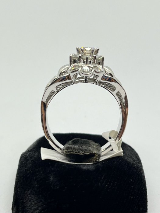 白K金豪華鑽石戒指 主鑽35分 配鑽約1.4克拉 特價出清