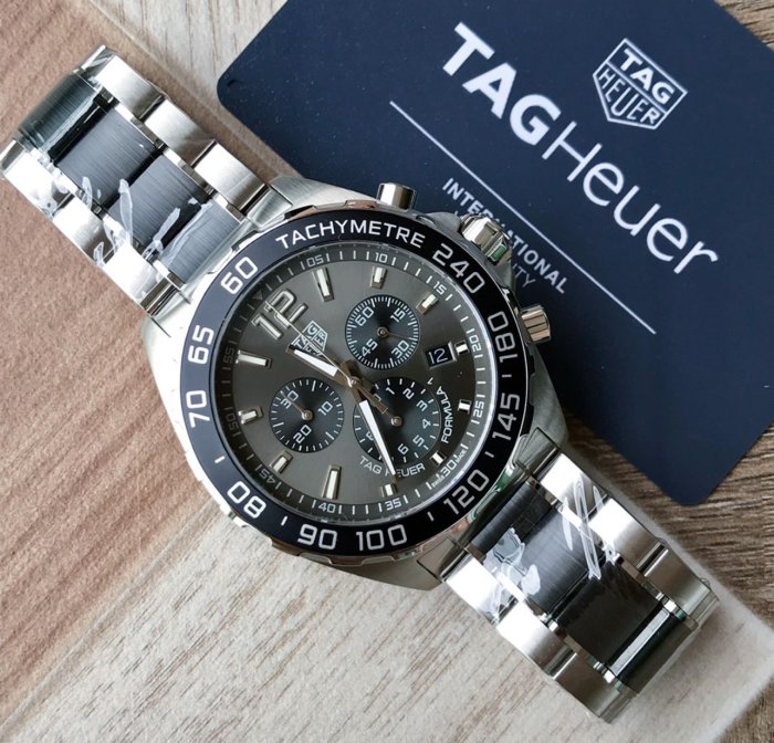 TAG HEUER Formula 1 灰色錶盤 黑色陶瓷+銀色不鏽鋼錶帶 石英 三眼計時 男士手錶 CAZ1011.BA0843 豪雅 F1