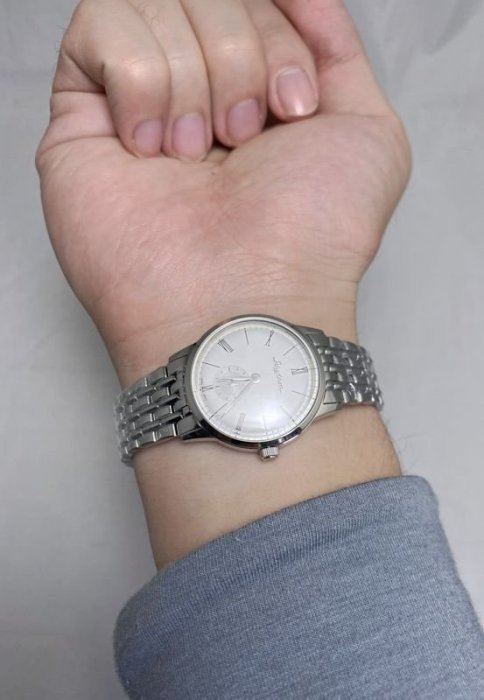 RHYTHM WATCH 麗聲不銹鋼碟飛款淑女單日期小秒鋼帶石英腕錶 型號：TQ1607S01【神梭鐘錶】