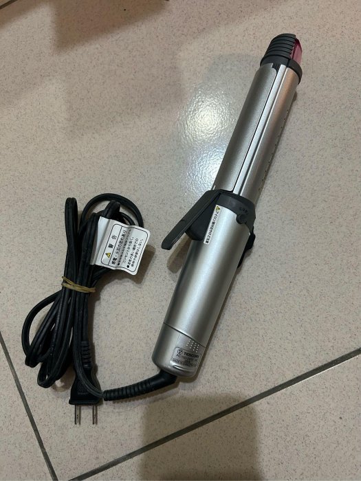 二手日本品牌TESCOM 專業蒸汽直/捲髮器/兩用速效電動捲髮器/造型美髮器/銀灰色電捲棒/離子夾,台北可面交