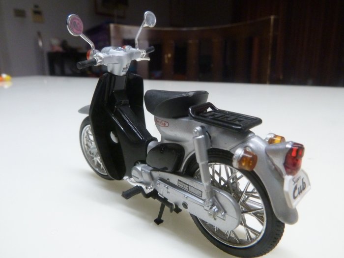 中古盒玩模型 本田Honda Super Cub 1/24 Aoshima 復古摩托車 黑銀白基本款 非1/32扭蛋款