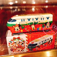 ♥小花花日本精品♥迪士尼樂園小車2018聖誕節限定款-紅色巴士小車子兒童小孩子玩具精緻可愛居家桌上型擺飾96524800