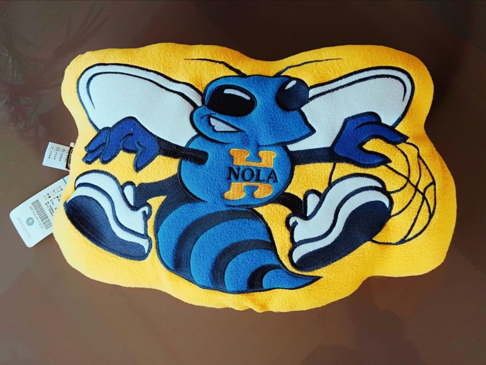 《金塊》NBA黃蜂隊 抱枕 午安枕 靠墊 枕頭 NEW ORLEANS HORNETS