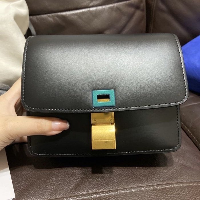 （已售出）「全新舊logo」CELINE Classic Box 黑色金釦頂級牛皮手袋