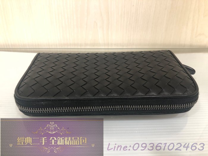 『中壢經典名牌包』☆全新Bottega Veneta(BV)黑色皮革編織拉鍊8卡長夾510643☆全新